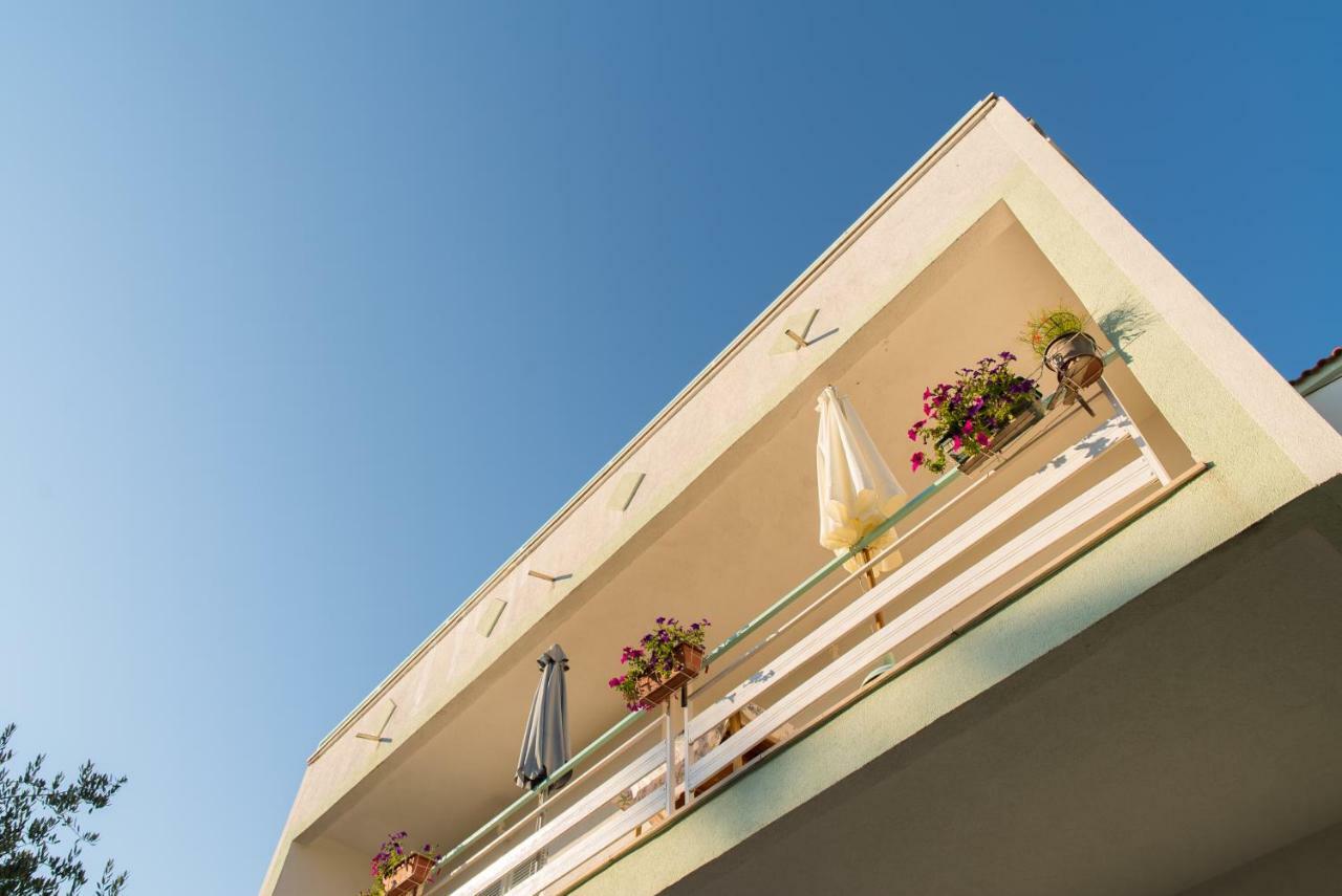 Apartments Villa Lena ザダル エクステリア 写真